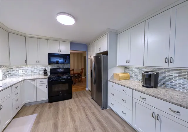 5th image of 83 Timber Brook Ln, Penfield, NY 14526 | MLS# R1702190