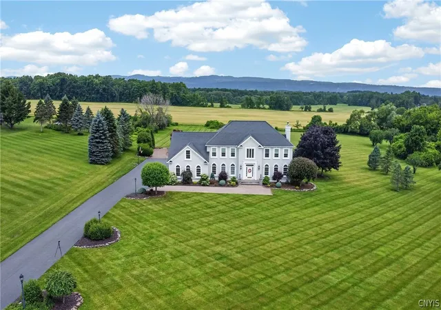 3rd image of 188 Arrowhead Wy, Clinton, NY 13323 | MLS# S1703006