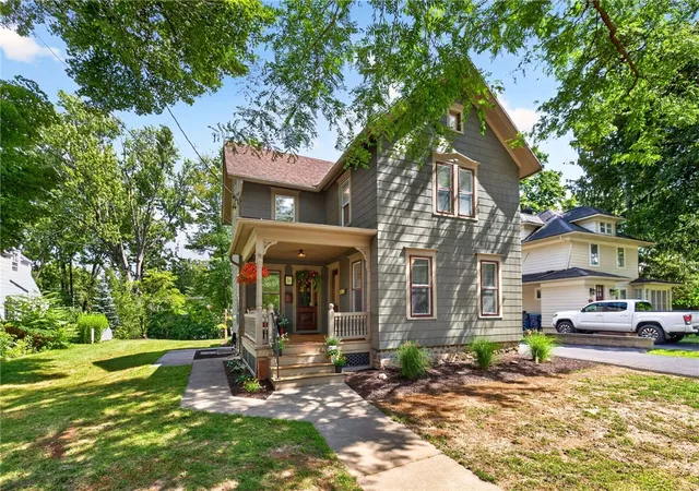 1st image of 92 S Main St, Pittsford, NY 14534 | MLS# R1702776