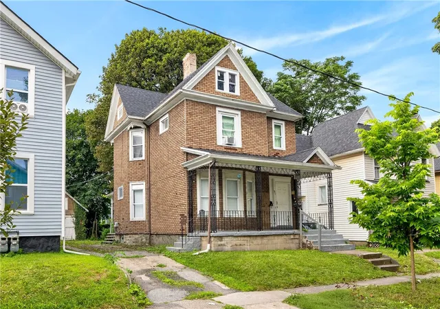 1st image of 31 Locust St, Rochester, NY 14613 | MLS# R1702246