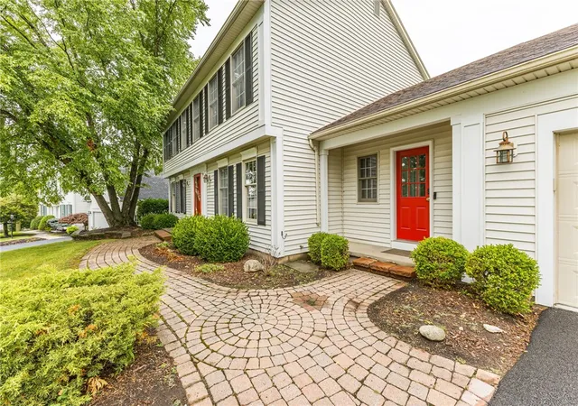 2nd image of 9 Wild Berry Ln, Pittsford, NY 14534 | MLS# R1701542