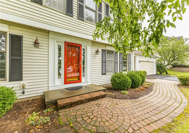 3rd image of 9 Wild Berry Ln, Pittsford, NY 14534 | MLS# R1701542