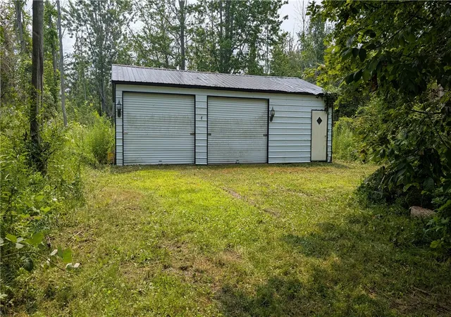 4th image of 159 Ferguson Dr, Parma, NY 14468 | MLS# R1702998