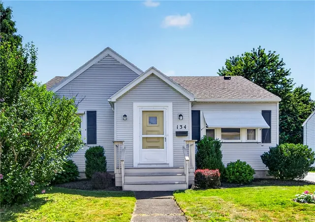 2nd image of 134 Whittington Rd, Irondequoit, NY 14609 | MLS# R1698646