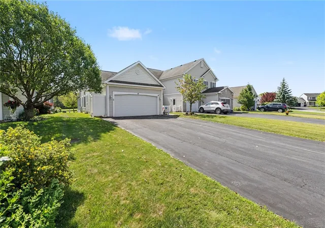 3rd image of 10 Foxe Commons, Chili, NY 14624 | MLS# R1702211
