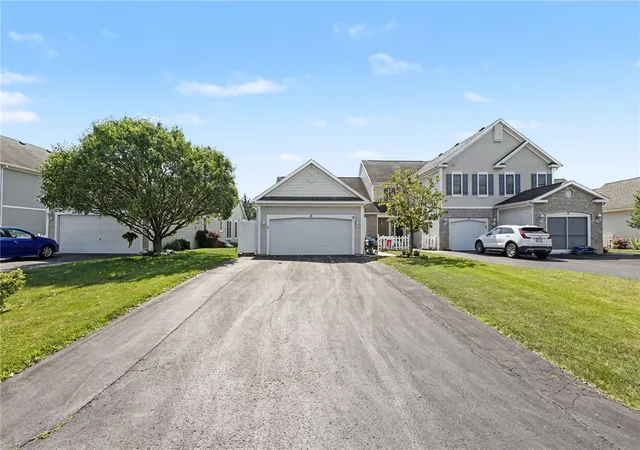 4th image of 10 Foxe Commons, Chili, NY 14624 | MLS# R1702211