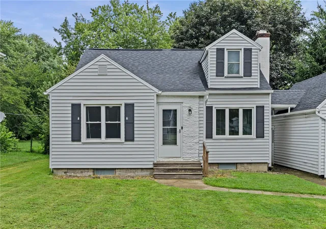 2nd image of 260 Pardee Rd, Irondequoit, NY 14609 | MLS# R1701853