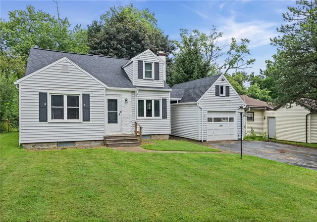5th image of 260 Pardee Rd, Irondequoit, NY 14609 | MLS# R1701853