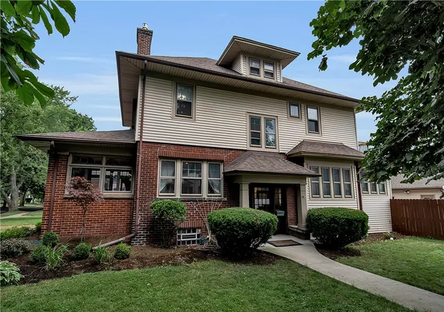 1st image of 127 University Ave, Buffalo, NY 14214 | MLS# R1703083