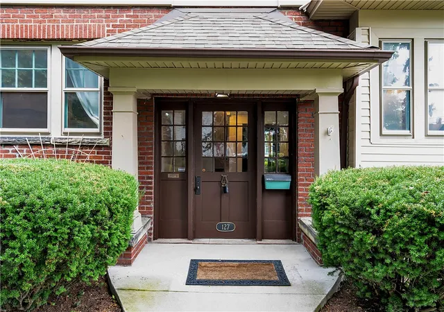 4th image of 127 University Ave, Buffalo, NY 14214 | MLS# R1703083