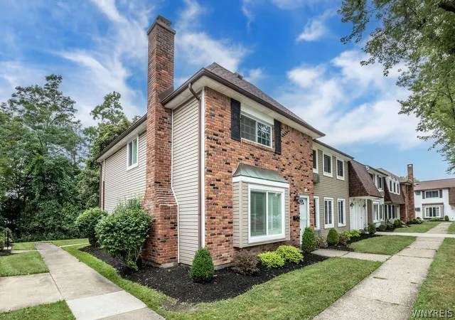 1st image of 40 Wellington Ct, Buffalo, NY 14221 | MLS# B1703071