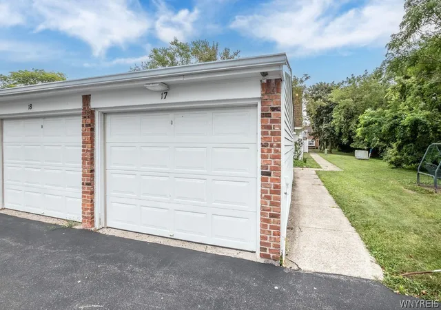 48th image of 40 Wellington Ct, Buffalo, NY 14221 | MLS# B1703071
