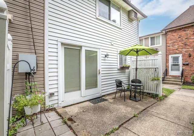 4th image of 40 Wellington Ct, Buffalo, NY 14221 | MLS# B1703071