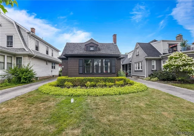 3rd image of 60 Radcliffe Rd, Buffalo, NY 14214 | MLS# B1703027