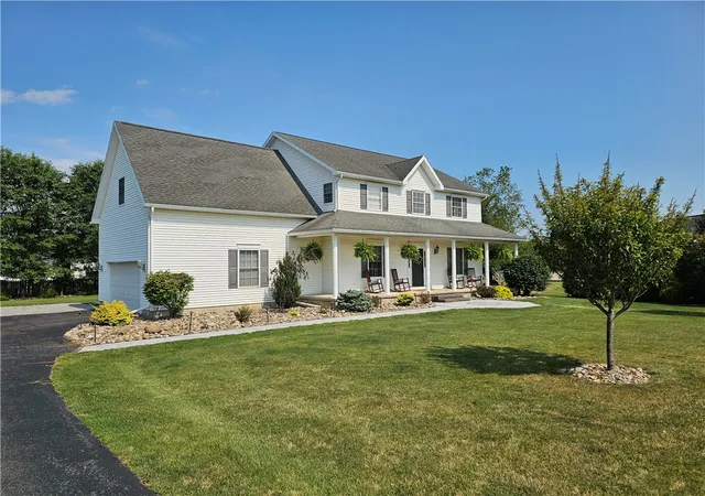 2nd image of 7 Bell Ln, Horseheads, NY 14845 | MLS# R1703106