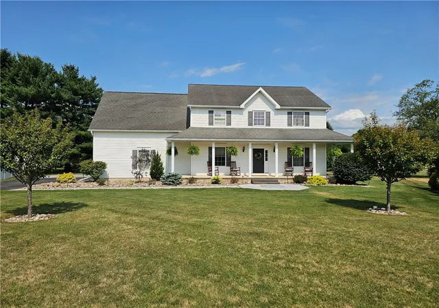 3rd image of 7 Bell Ln, Horseheads, NY 14845 | MLS# R1703106
