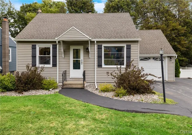 Photo 1 of Single family home for sale at 308 Homewood Dr, Fayetteville, NY 13066 | MLS# S1700843 | Listing updated on 2026-07-30