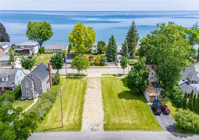 1st image of 425 Beach Ave, Rochester, NY 14612 | MLS# R1703179