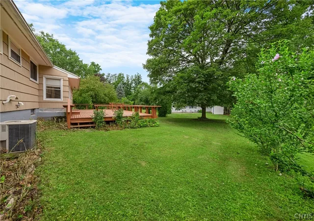 Photo 5 of Single family home for sale at 306 Sherbrooke Rd, Manlius, NY 13104 | MLS# S1703060 | Listing updated on 2026-07-30