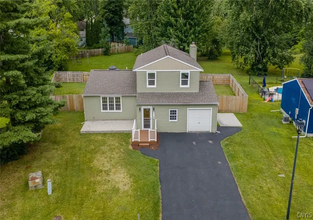 Photo 2 of Single family home for sale at 4211 Inverrary Dr, Liverpool, NY 13090 | MLS# S1703220 | Listing updated on 2026-08-01