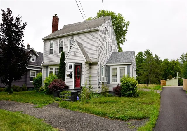 Photo 2 of Single family home for sale at 909 S Main St, Horseheads, NY 14845 | MLS# R1702683 | Listing updated on 2026-07-31
