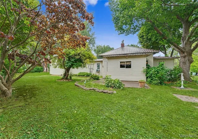 2nd image of 10604 Lake Shore Rd, Irving, NY 14081 | MLS# B1703052