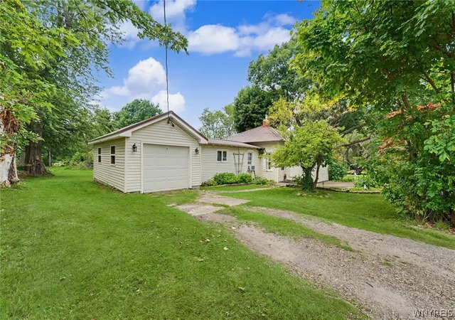 3rd image of 10604 Lake Shore Rd, Irving, NY 14081 | MLS# B1703052