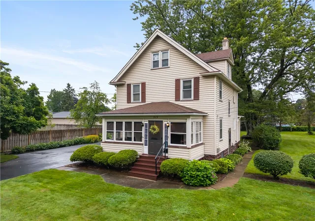 1st image of 213 Varian Ln, Rochester, NY 14624 | MLS# R1701458