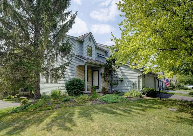 3rd image of 60 Colonial Cir, Perinton, NY 14450 | MLS# R1698774