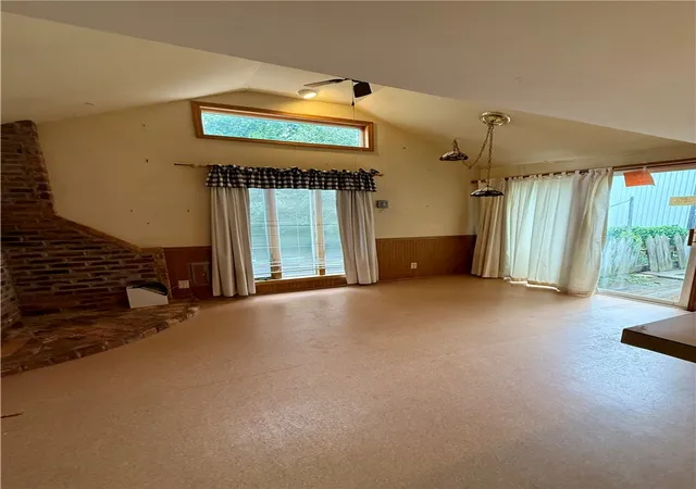 4th image of 320 Chestnut St, Oneonta, NY 13820 | MLS# R1702323