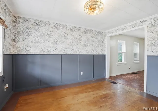 4th image of 82 Peter St, Buffalo, NY 14207 | MLS# B1703266