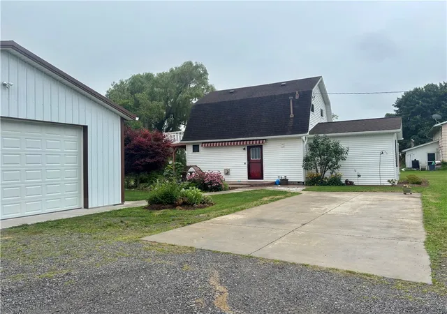 4th image of 2817 Main St, Piffard, NY 14533 | MLS# R1703010