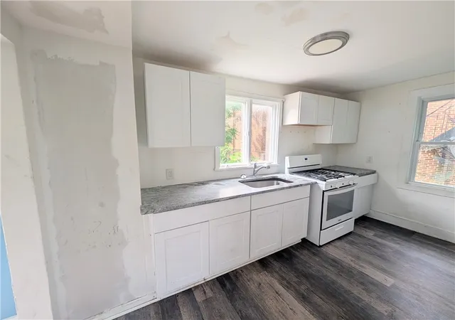 4th image of 869 Genesee St, Rochester, NY 14611 | MLS# R1701681