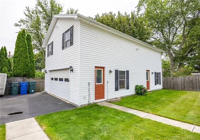 3rd image of 4069 Lake Ave, Rochester, NY 14612 | MLS# R1691067