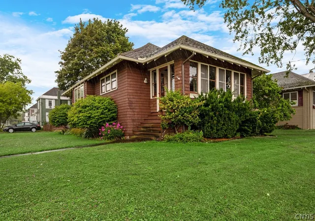 2nd image of 105 Pexton St, Sherrill, NY 13461 | MLS# S1700938