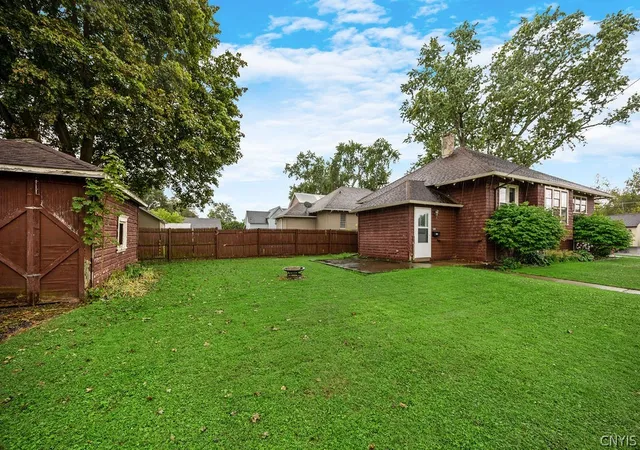 3rd image of 105 Pexton St, Sherrill, NY 13461 | MLS# S1700938