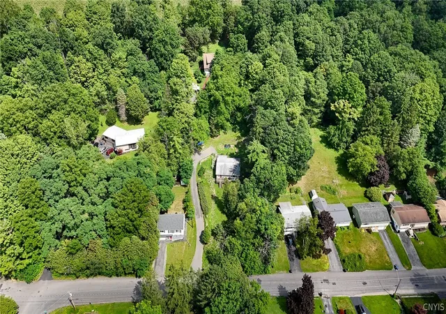 2nd image of 121 Sunrise Dr, Syracuse, NY 13205 | MLS# S1703247