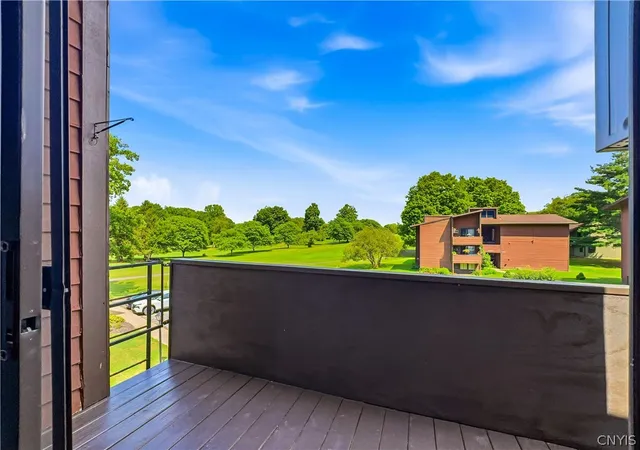 Listing Photo 4 - Condo for sale in building located at 679 Idlewood Blvd, Baldwinsville, NY 13027