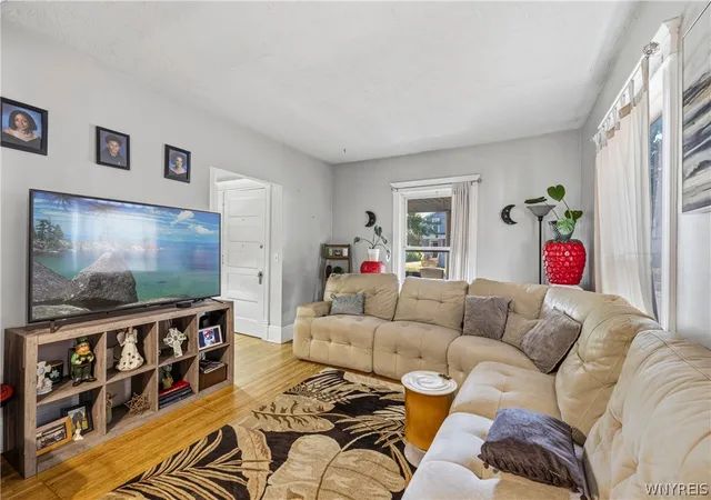 4th image of 343 East Ave, Lockport City, NY 14094 | MLS# B1701857