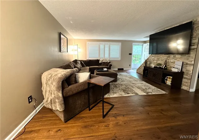 Listing Photo 5 - Condo for sale in building located at 26 Stoneledge Ct, Buffalo, NY 14221