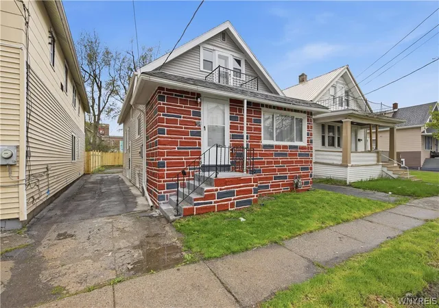 2nd image of 158 Hagen St, Buffalo, NY 14215 | MLS# B1694313