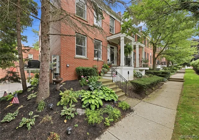 2nd image of 1119 Delaware Ave #3, Buffalo, NY 14209 | MLS# B1698965