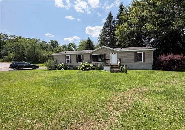 1st image of 85 West St, New Berlin, NY 13411 | MLS# R1703319