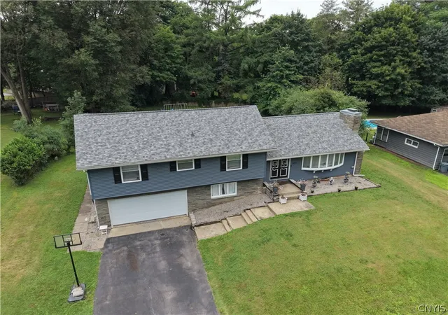 2nd image of 1602 Sherman Dr, Utica, NY 13501 | MLS# S1703270