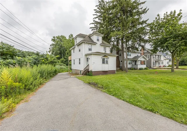 2nd image of 1209 Ridge Rd, Webster, NY 14580 | MLS# R1702413