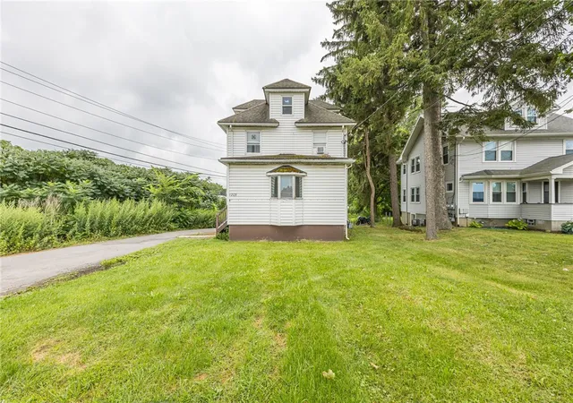 3rd image of 1209 Ridge Rd, Webster, NY 14580 | MLS# R1702413
