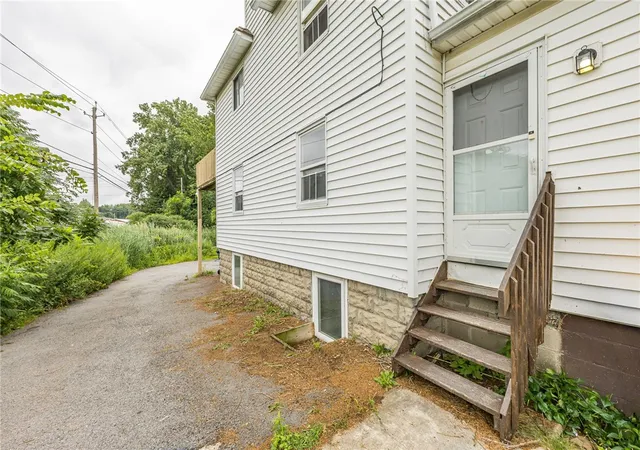 4th image of 1209 Ridge Rd, Webster, NY 14580 | MLS# R1702413