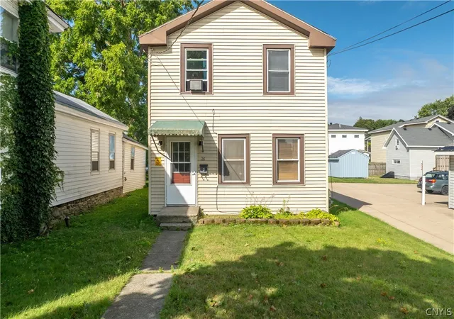 1st image of 26 W 2nd St, Oswego, NY 13126 | MLS# S1703424