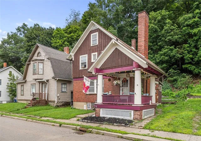 1st image of 10 Florence St, Hornell, NY 14843 | MLS# R1703219
