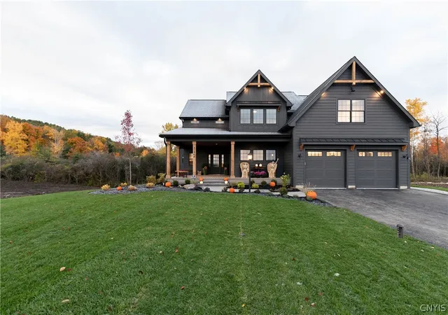 Photo 2 of Single family home for sale at 7101 Kittiwake Run, Manlius, NY 13104 | MLS# S1703168 | Listing updated on 2026-07-31